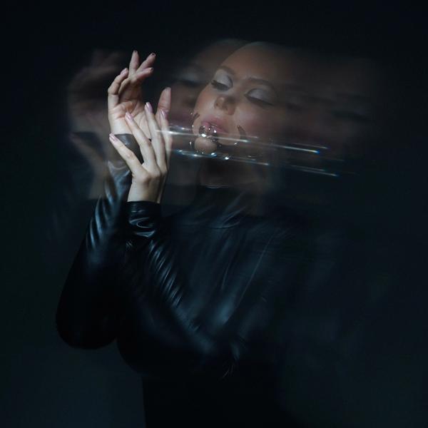 Альбом Из темноты исполнителя Rassi