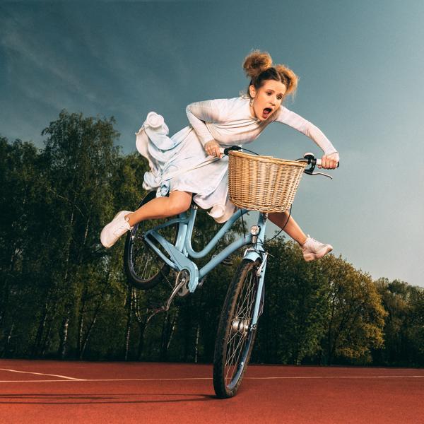 Альбом Падать в грязь исполнителя Монеточка