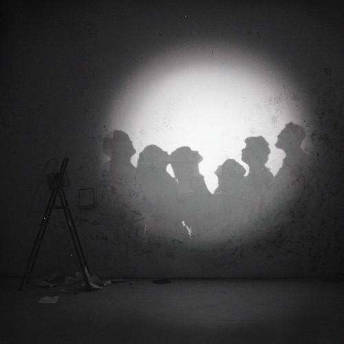 Бонд с кнопкой - Мало было